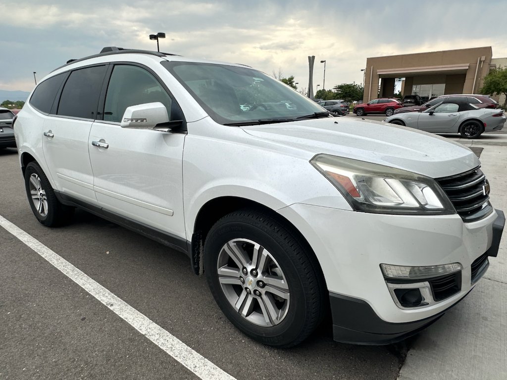 Used 2017 Iridescent Pearl Tricoat Chevrolet LT image 6