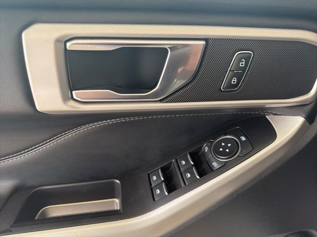 Used 2022 White Ford XLT image 15