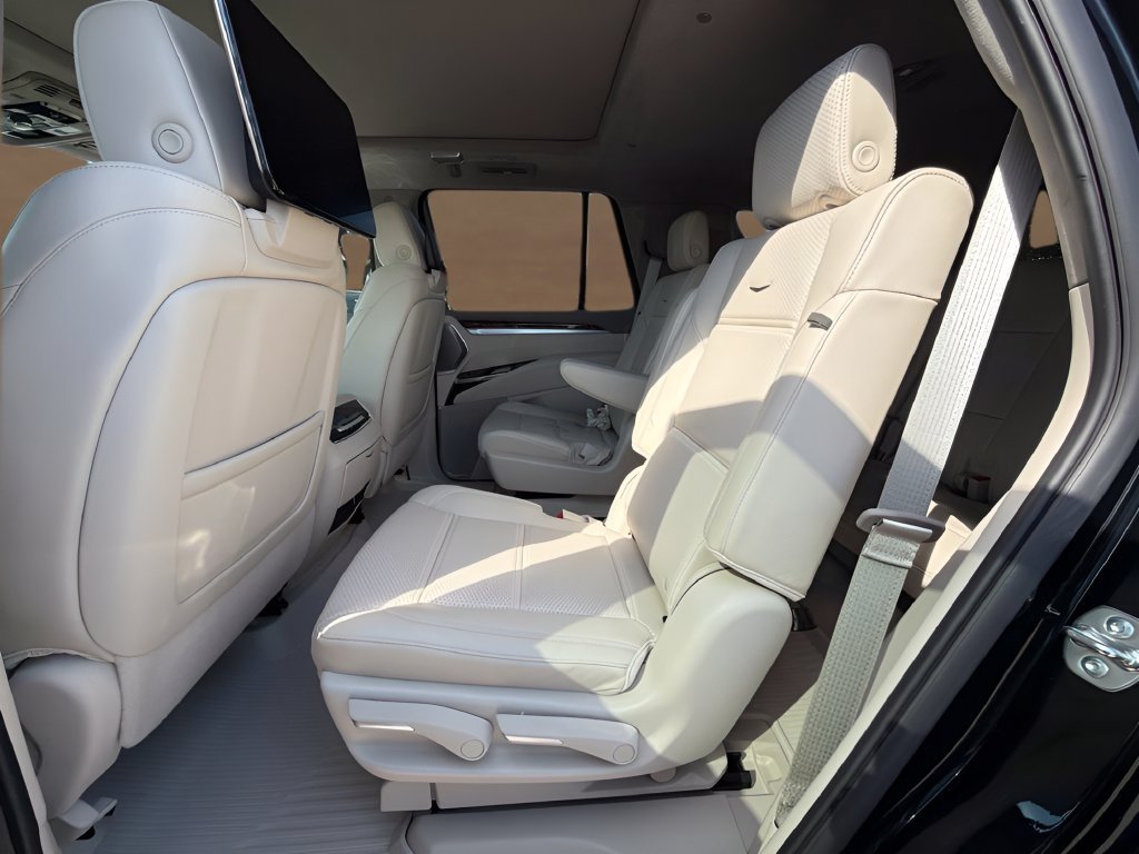 2026 Cadillac Escalade Platinum Sport - Photo 18
