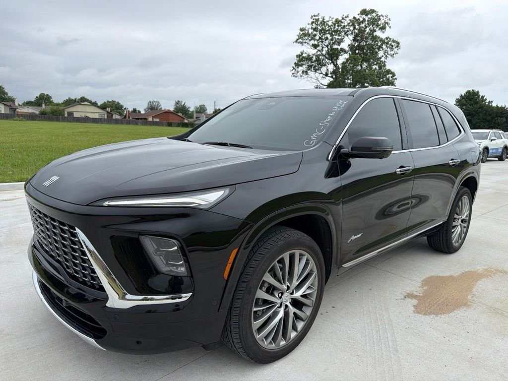 2025 Buick Enclave Avenir's photo