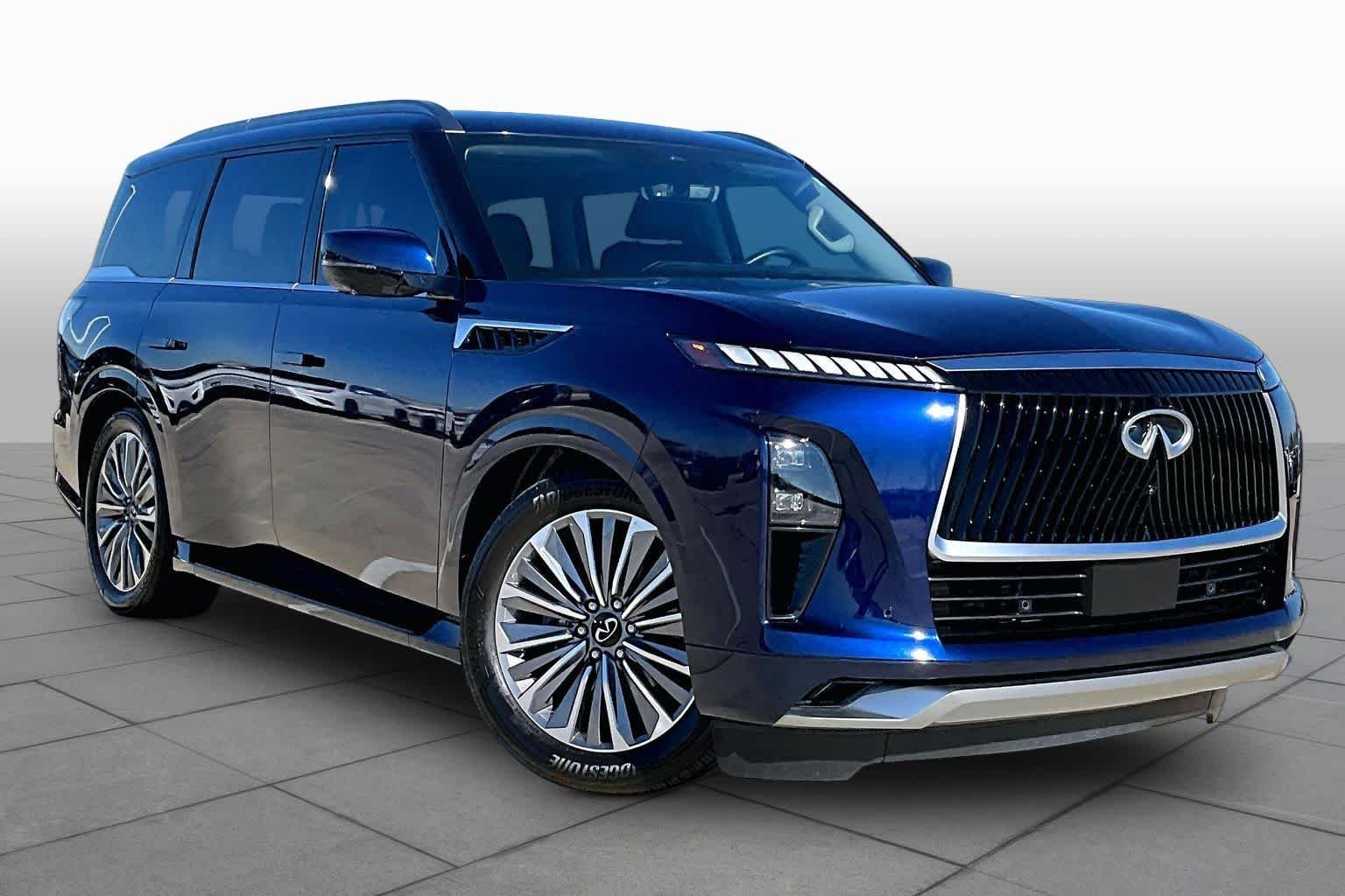 Used 2025 Grand Blue INFINITI LUXE image 5