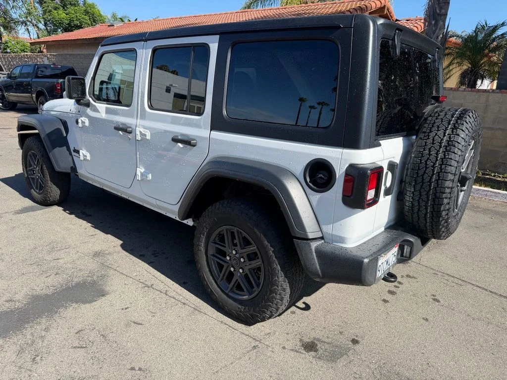 Used 2024 White Jeep Sport S image 9