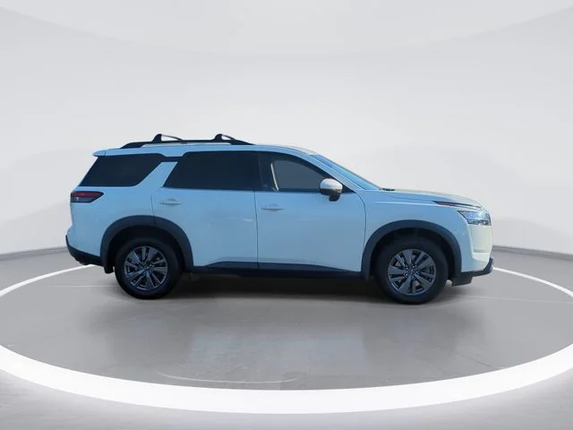 Used 2022 White Nissan SV image 9