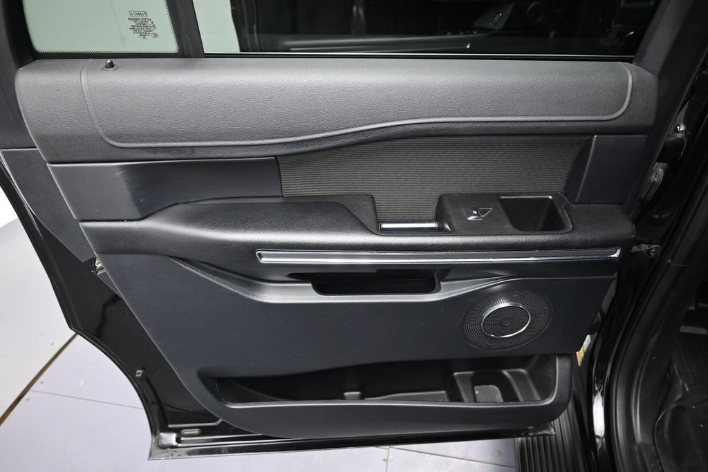 Used 2020 Black Ford XLT image 22