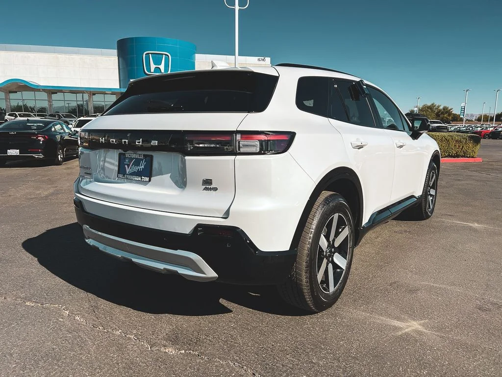 New 2026 Frostline White Pearl Honda Touring image 6