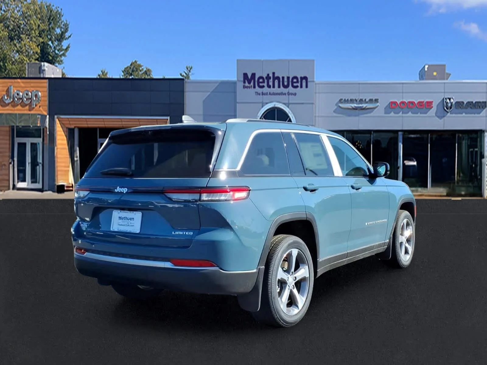 New 2026 Steel Blue Exterior Paint Jeep Limited image 7