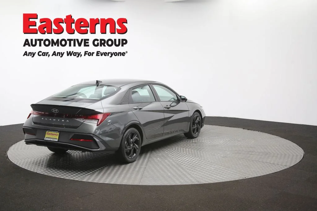Used 2026 Gray Hyundai SEL Sport image 40