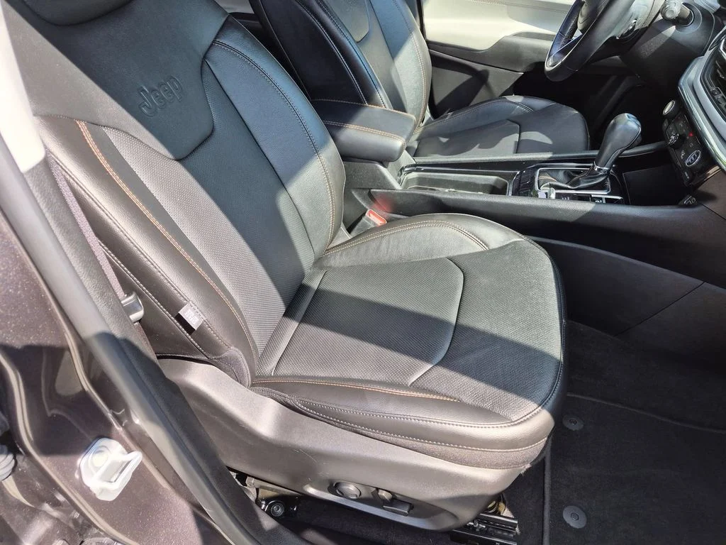 Used 2022 Gray Jeep Limited image 27