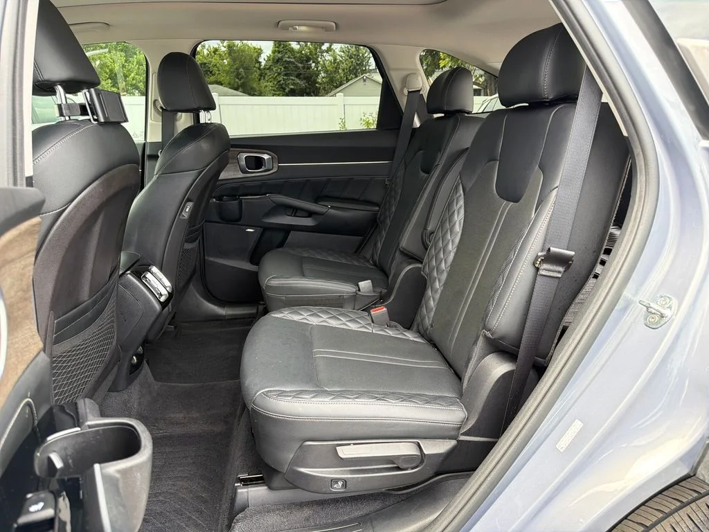 Used 2022 Everlasting Silver Kia X-Line SX Prestige image 33