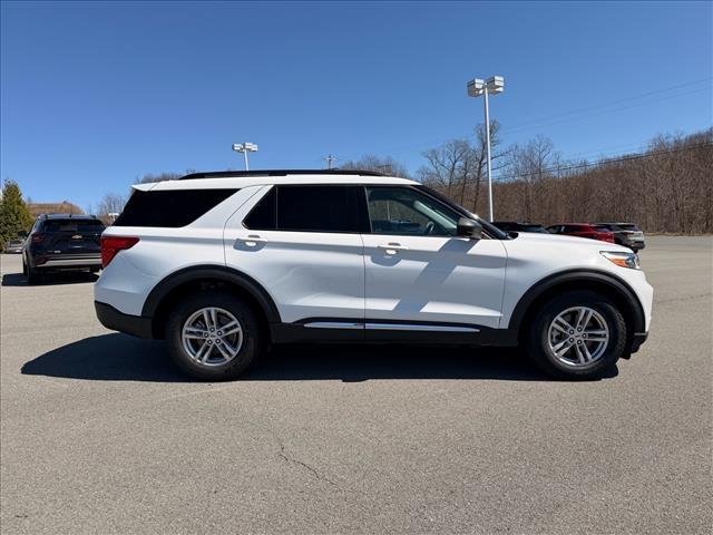 Used 2024 Oxford White Ford XLT image 6