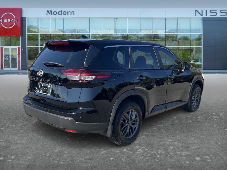 Used 2025 Super Black Nissan S image 5