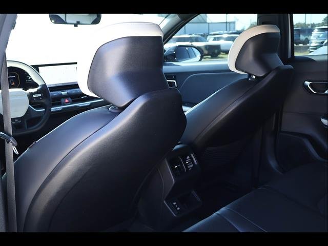 Certified Used 2025 Snow White Pearl Kia GT-Line Turbo image 14