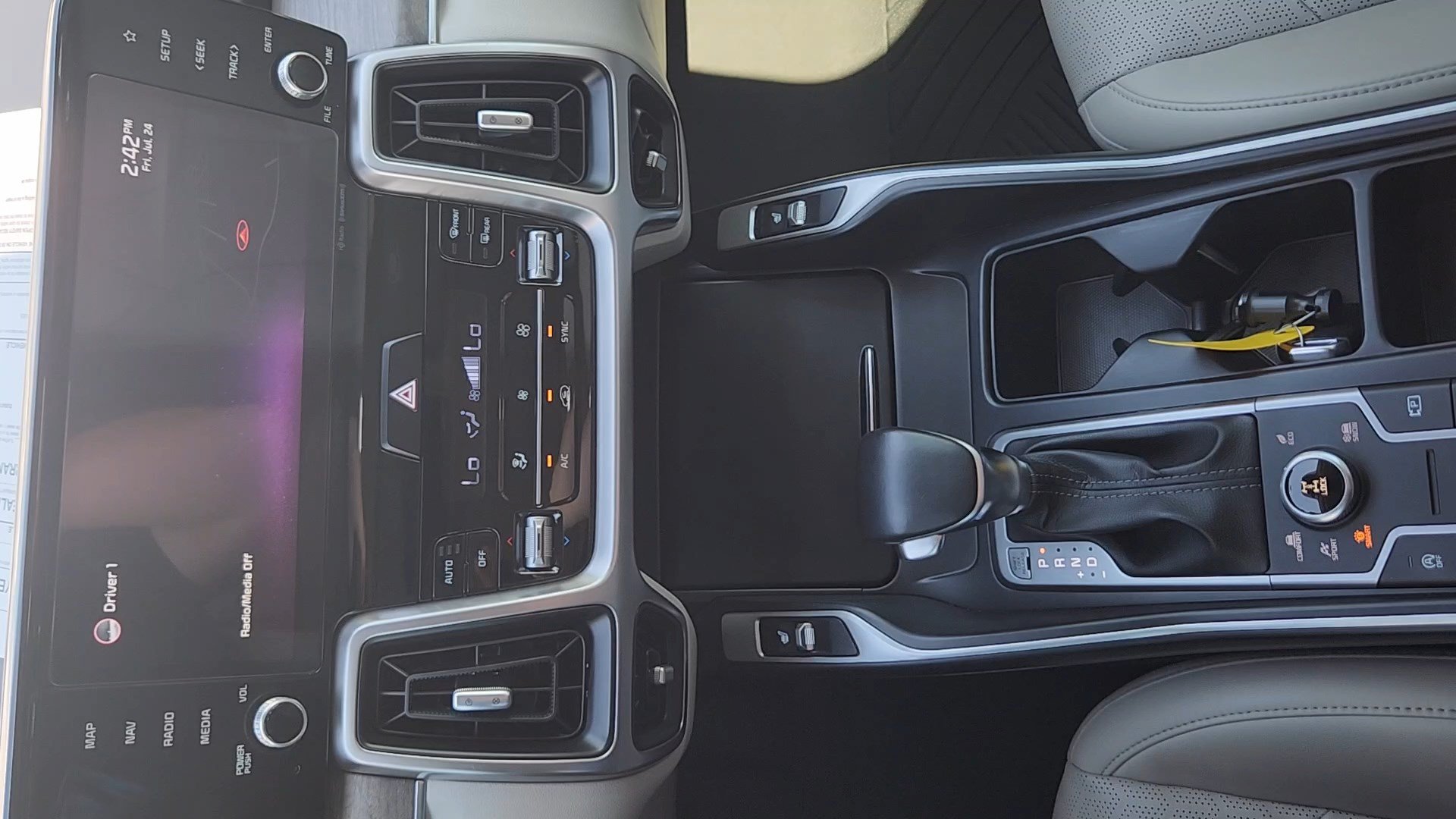 2022 Kia Sorento X-Line S - Photo 16