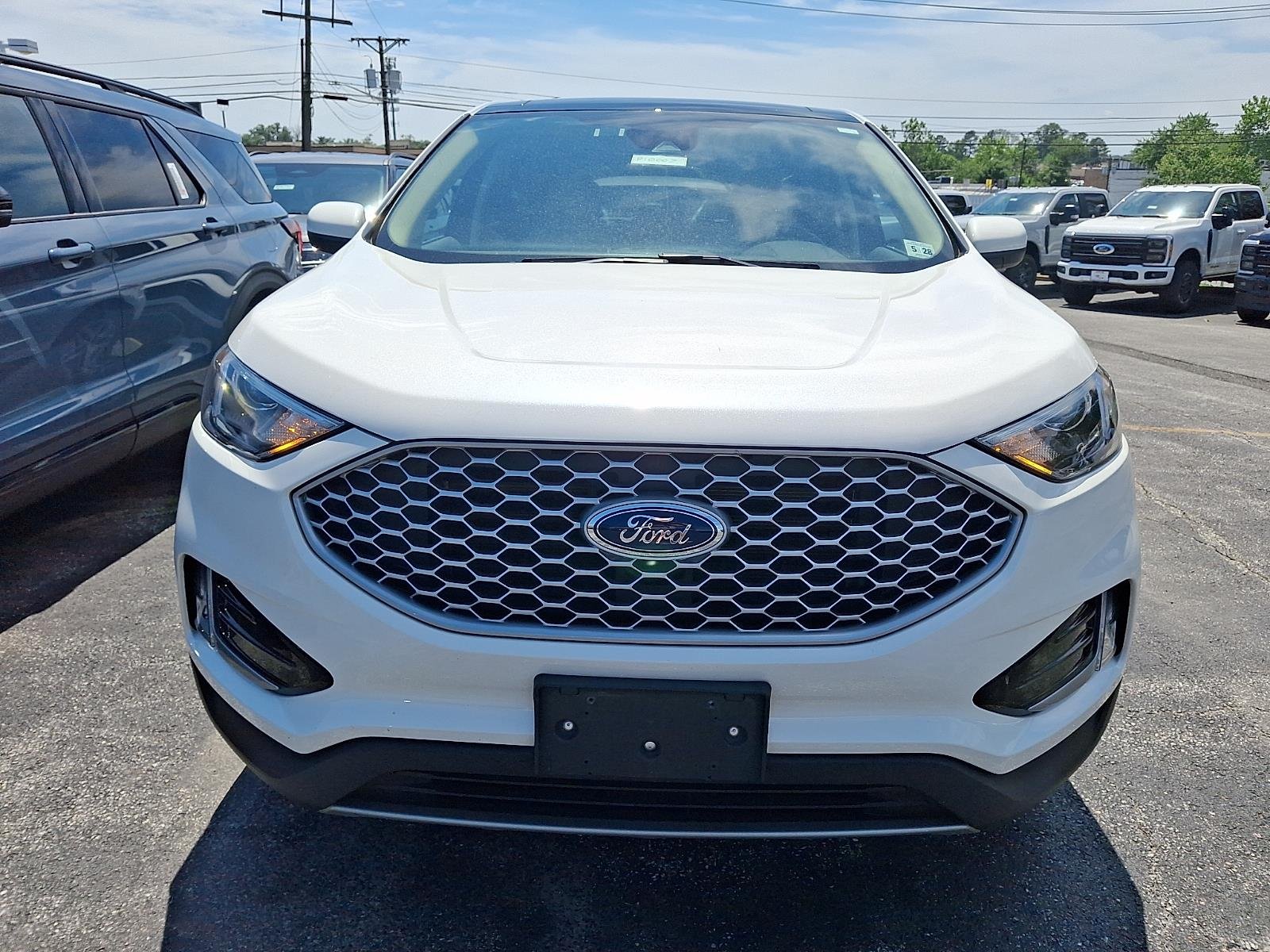 Certified Used 2023 Star White Ford SEL image 2