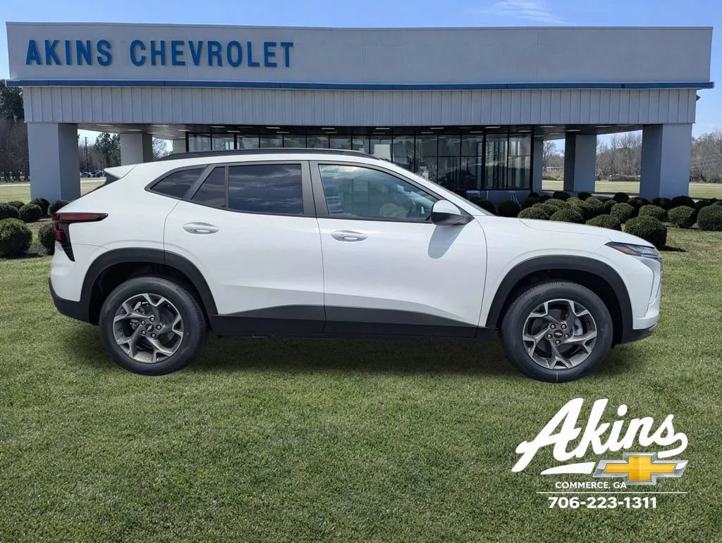 New 2026 Summit White Chevrolet LT image 3