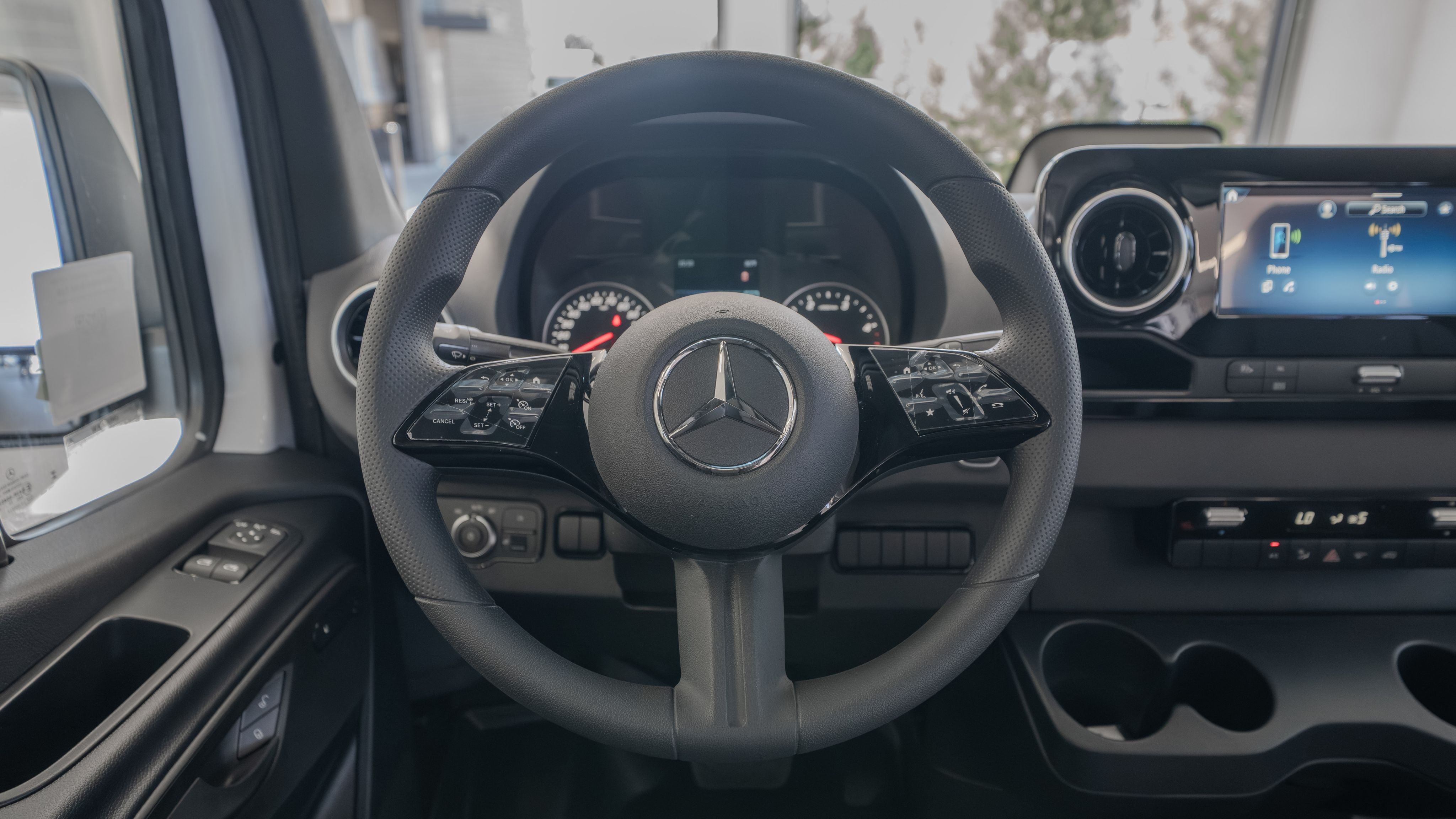 New 2026 Arctic+White Mercedes-Benz  image 9