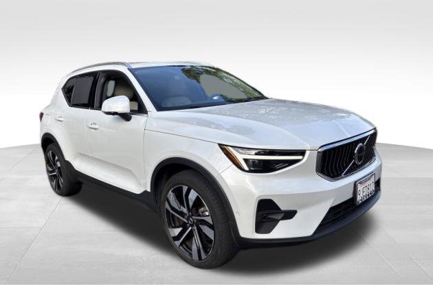 Used 2023 White Volvo Ultimate image 2