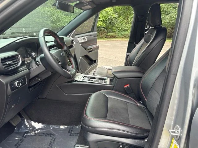 Used 2024 Silver Metallic Ford ST-Line image 17