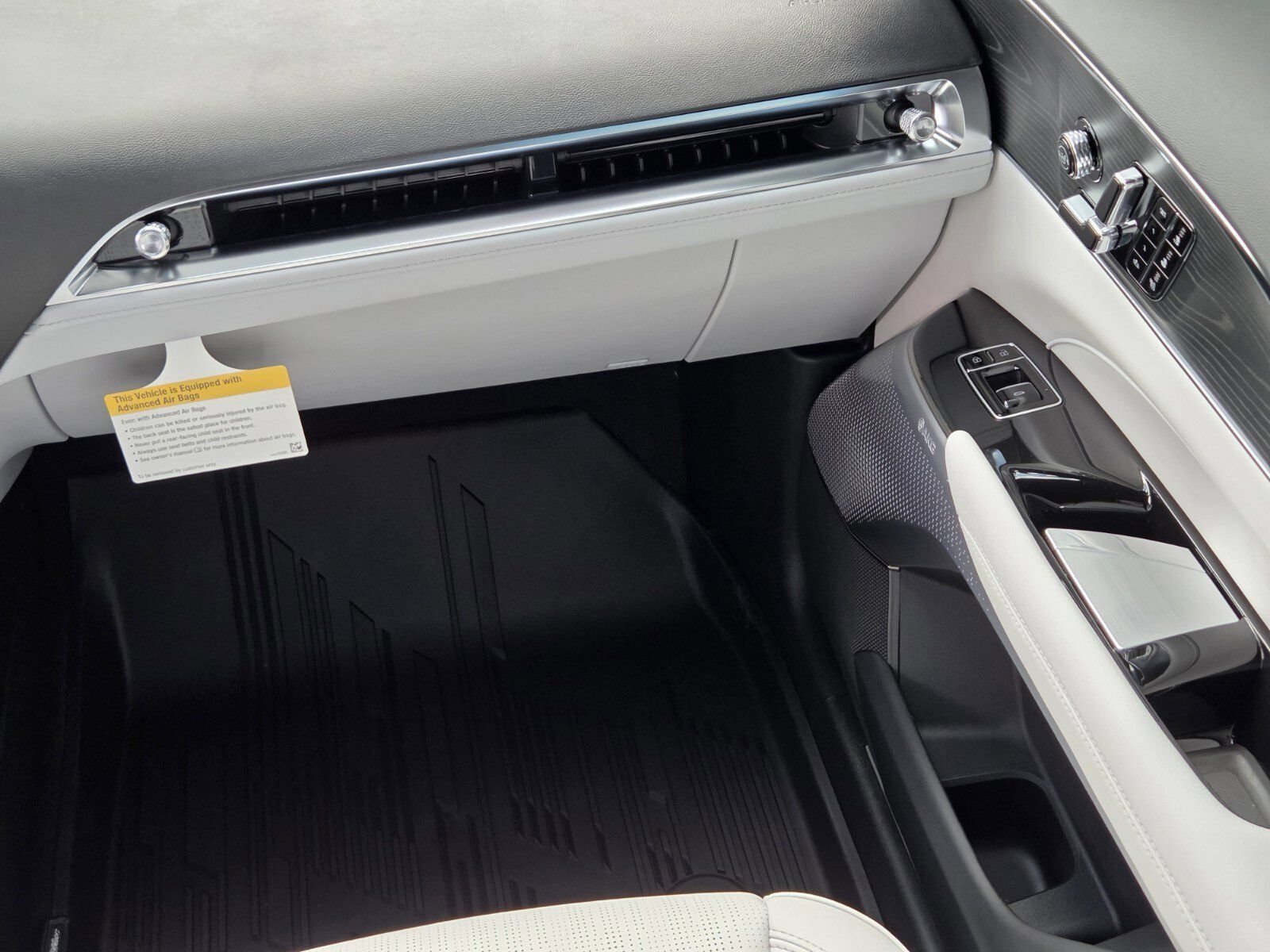 2026 Cadillac LYRIQ Premium Sport - Photo 16