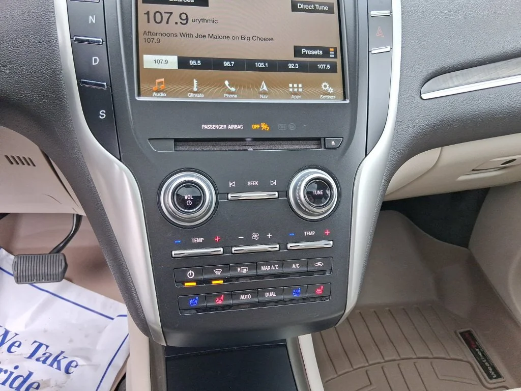 Used 2018 Diamond Lincoln Reserve image 24