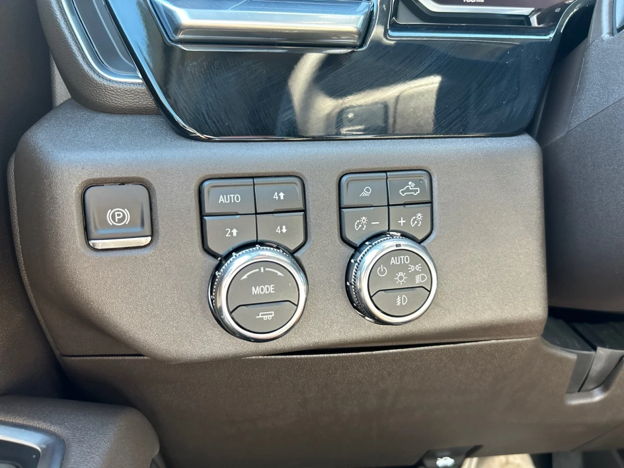 New 2026 Summit White GMC SLT image 14