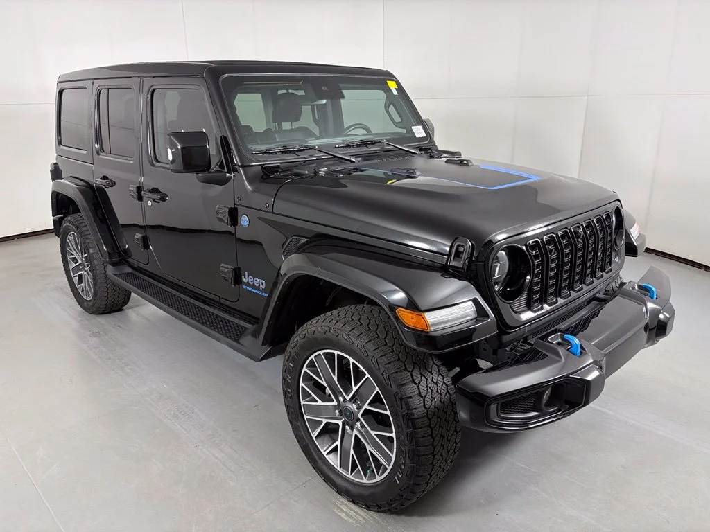 Used 2024 Black Jeep High Altitude 4xe image 2