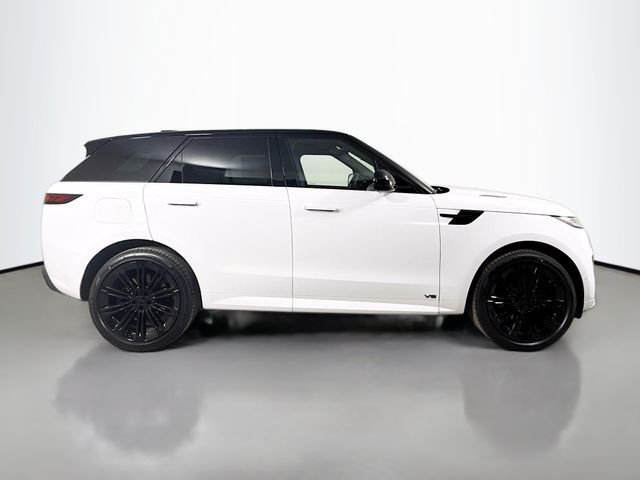 New 2026 Fuji White Land Rover Dynamic SE image 4