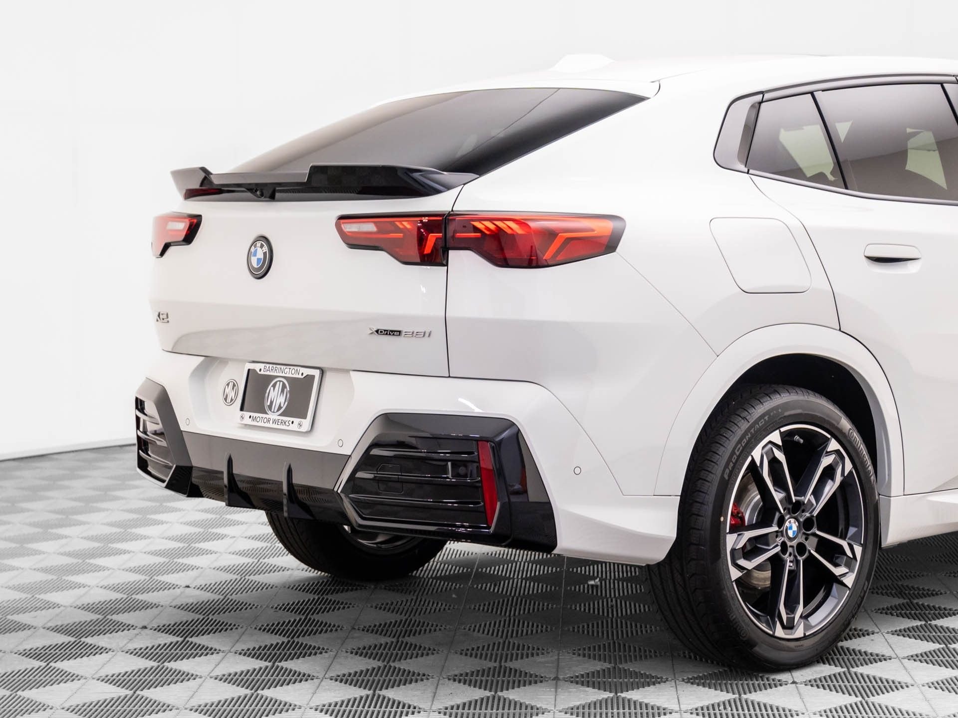 New 2026 Alpine White BMW xDrive28i image 34