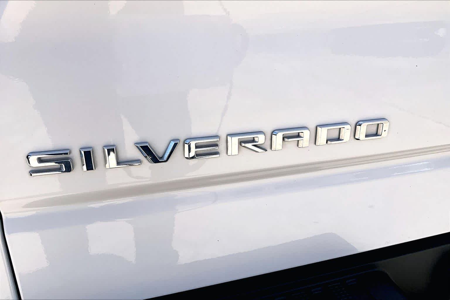 Used 2022 Iridescent Pearl Tricoat Chevrolet High Country image 31