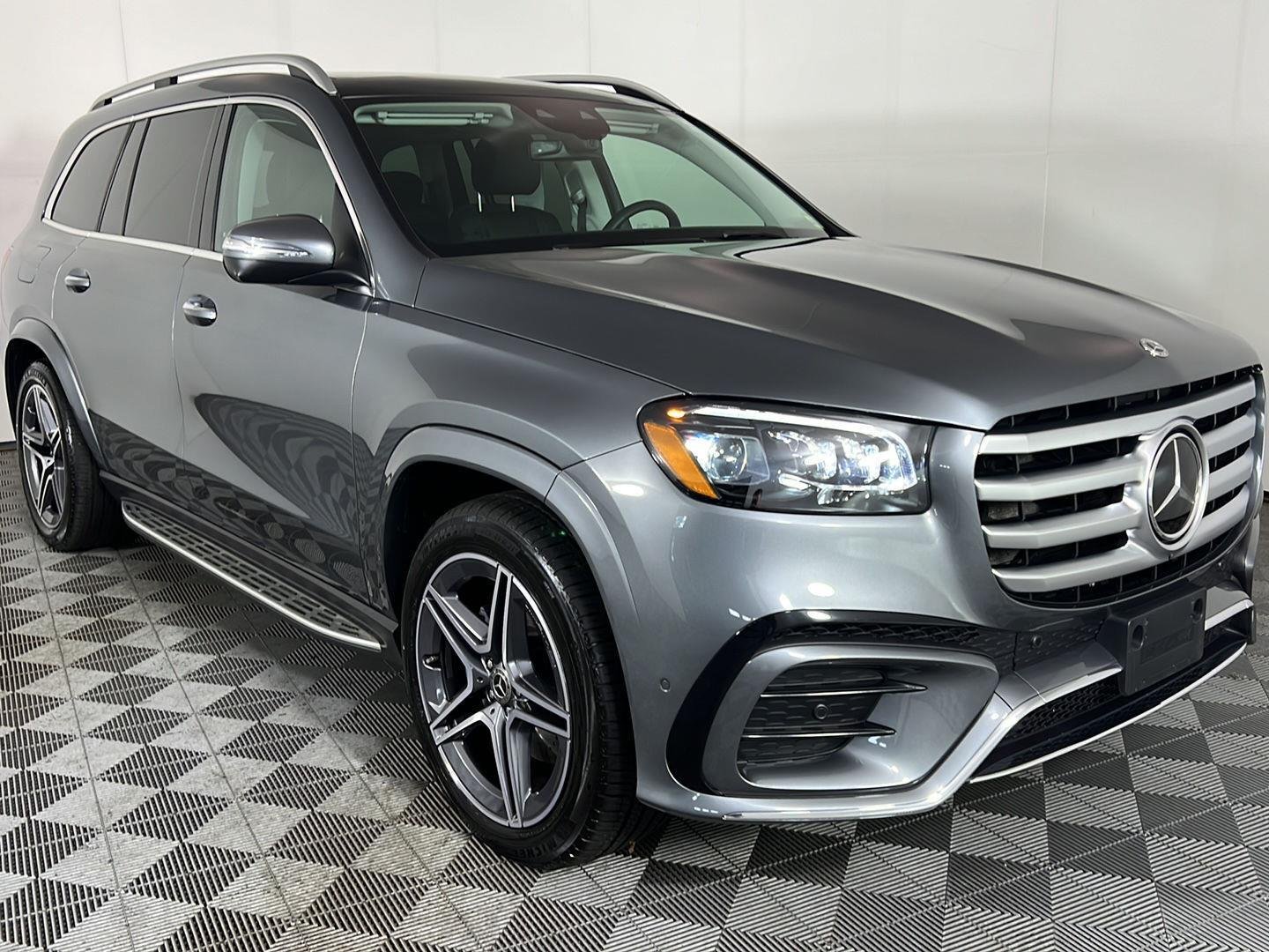 Certified Used 2026 Selenite Grey Metallic Mercedes-Benz GLS 450 image 4