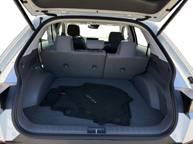 Certified Used 2024 Atlas White Hyundai  image 17