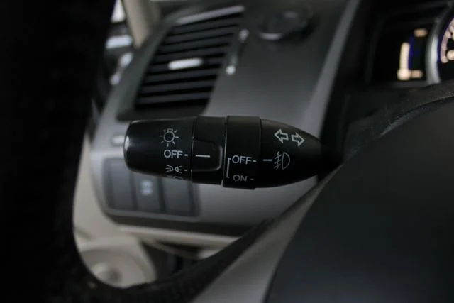 Used 2010 Gray Honda Hybrid image 4