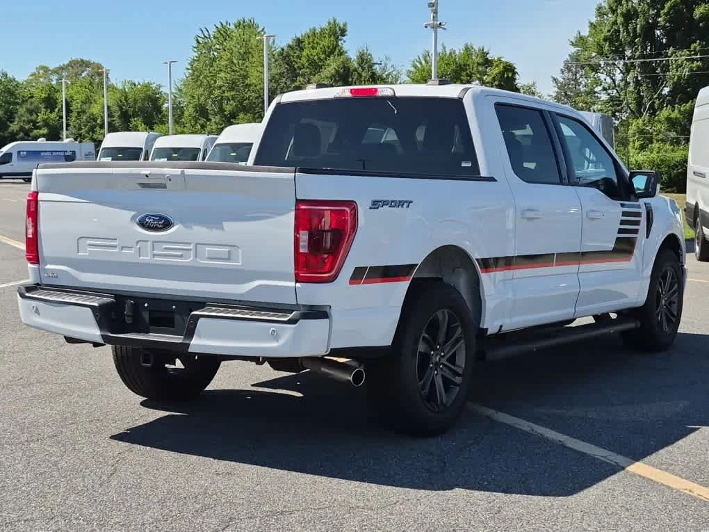 Certified Used 2023 Oxford White Ford XLT image 3