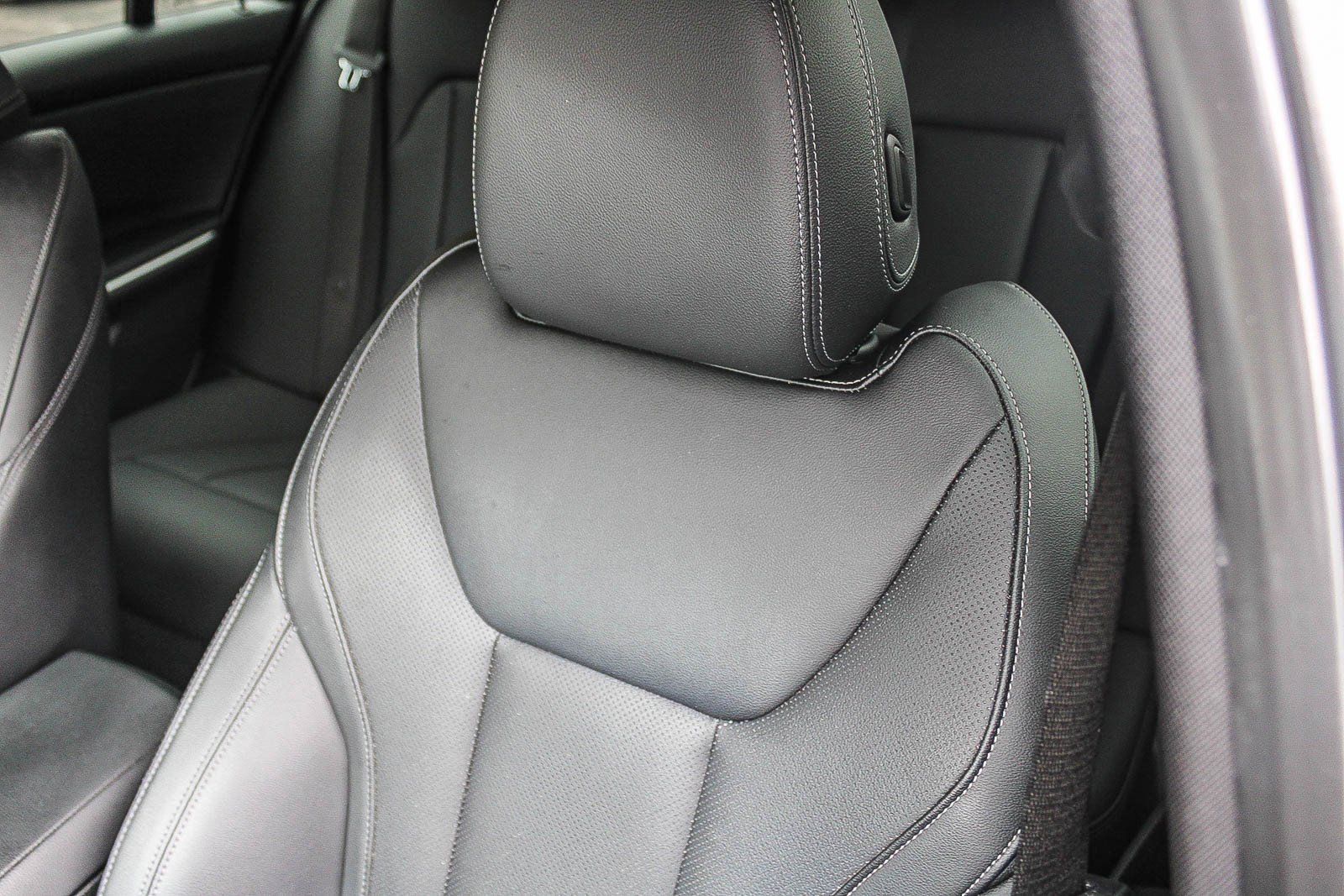 Used 2022 Alpine White BMW M340i image 25