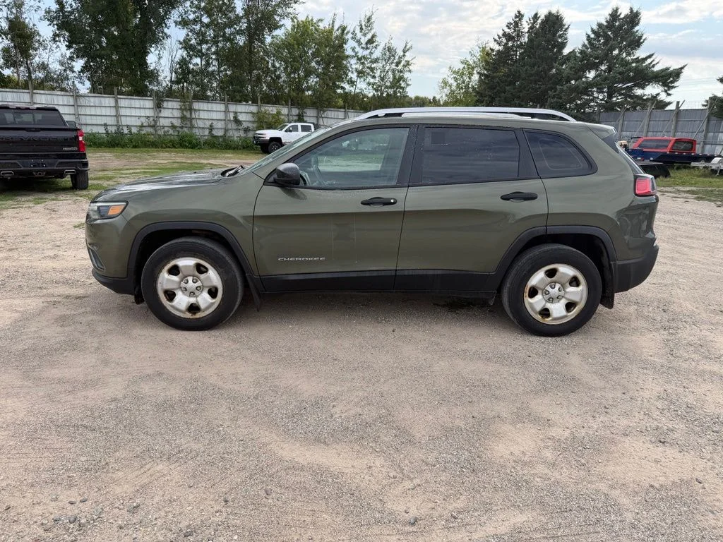 Used 2020 Green Jeep Sport image 5