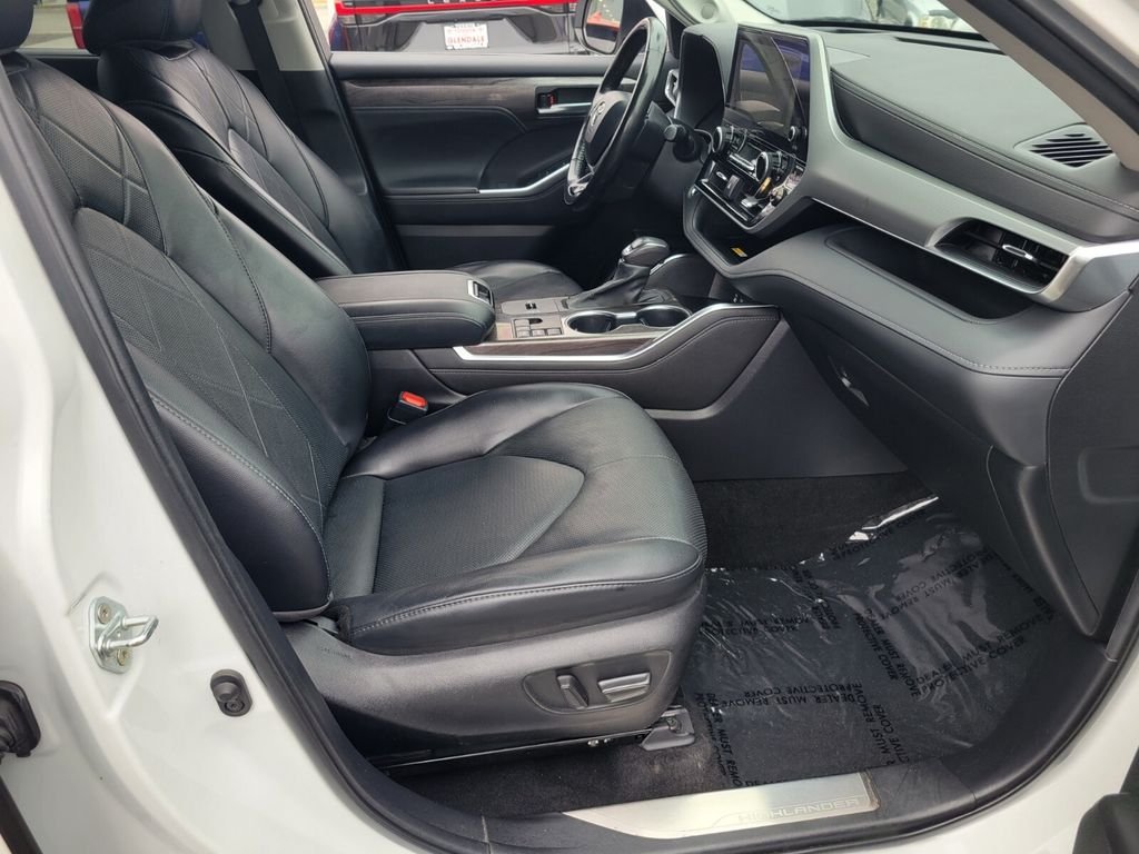 2023 Toyota Highlander Platinum - Photo 16