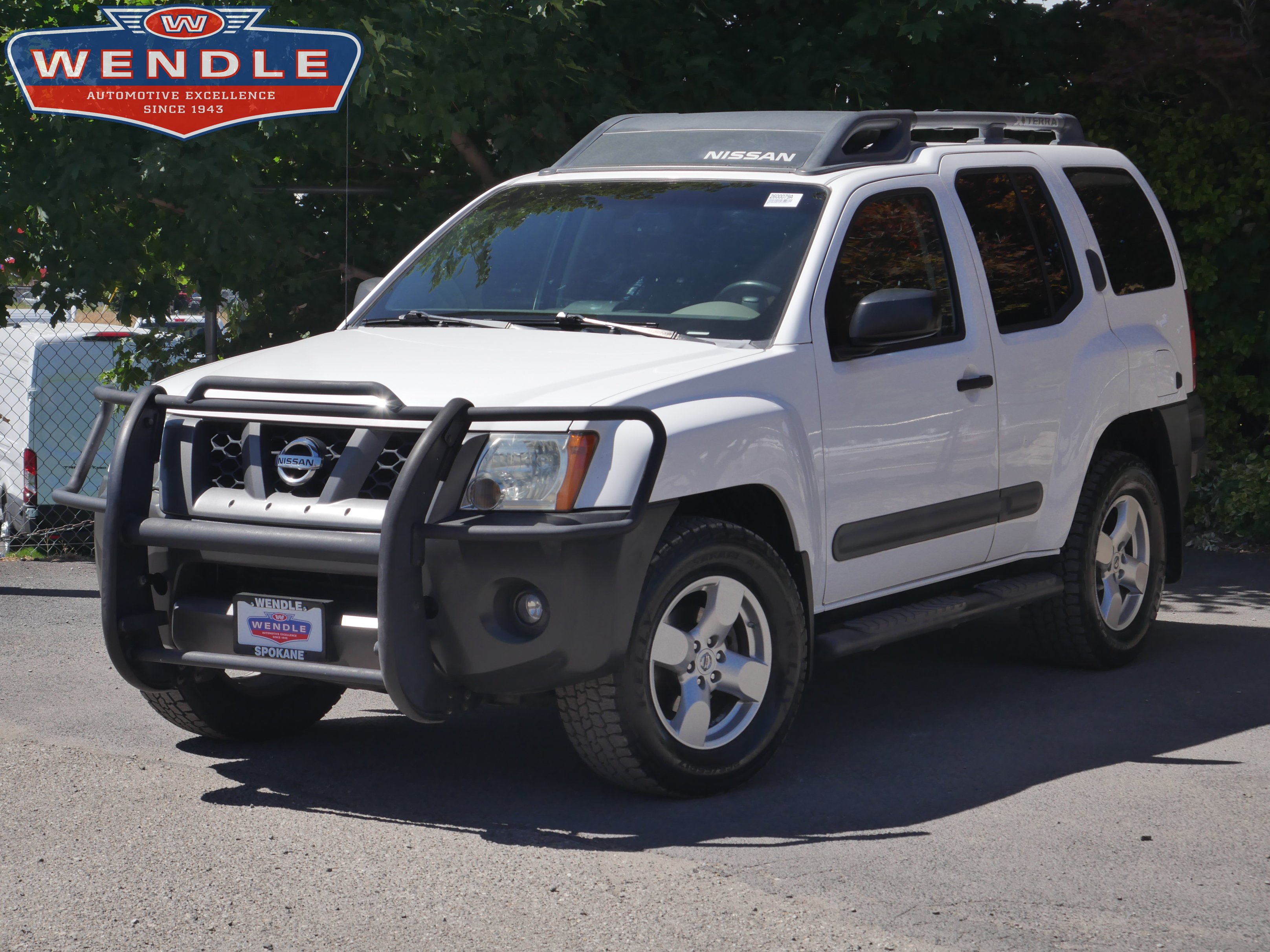 Used 2008 Avalanche Nissan SE image 1