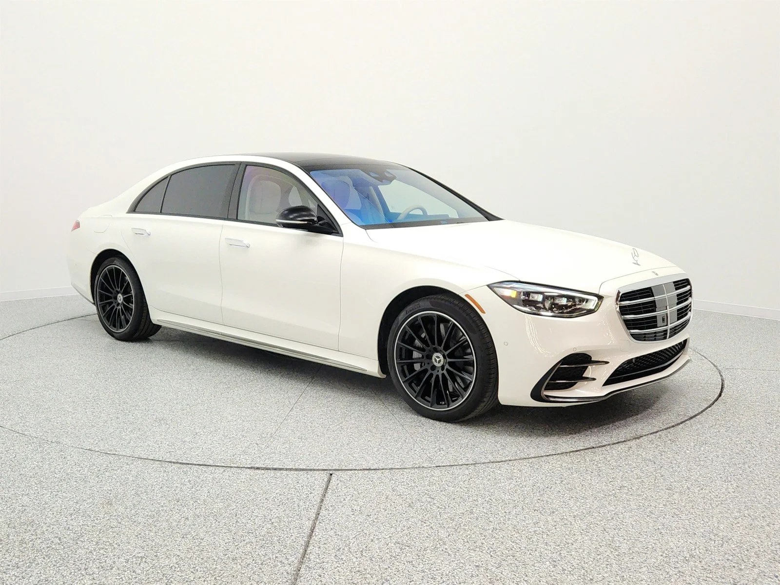 Used 2023 MANUFAKTUR Diamond White Mercedes-Benz S 500 4MATIC® Sedan image 3
