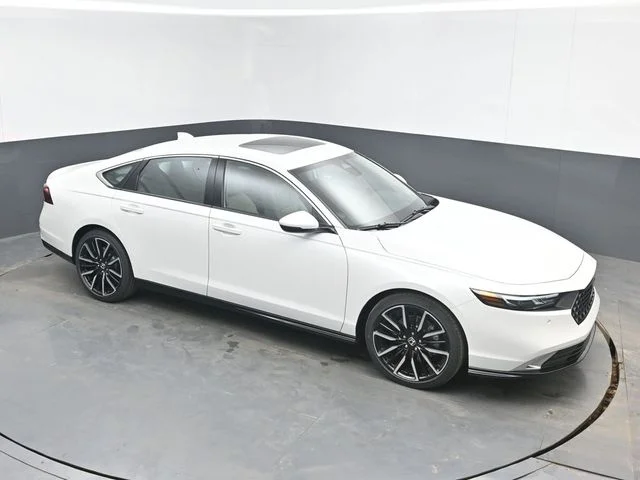 New 2026 Platinum White Pearl Honda Touring Hybrid image 4