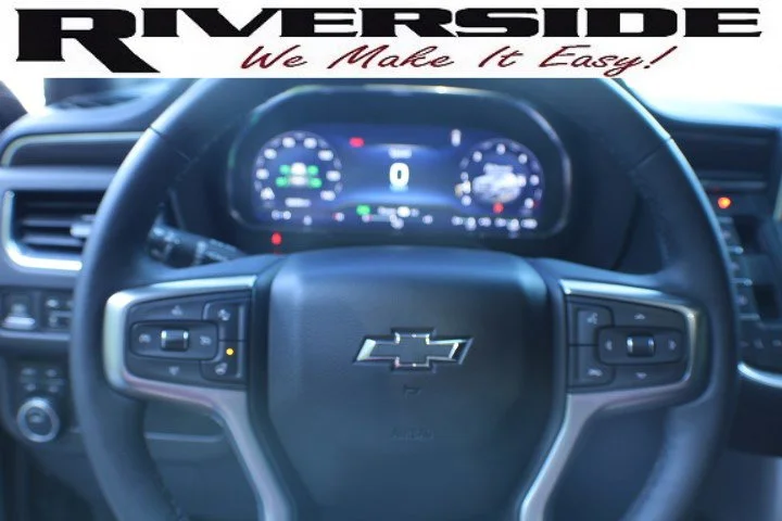 Used 2023 Black Chevrolet Z71 image 10