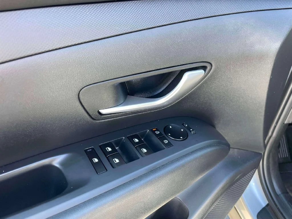 Certified Used 2025 Silver Hyundai SEL image 17