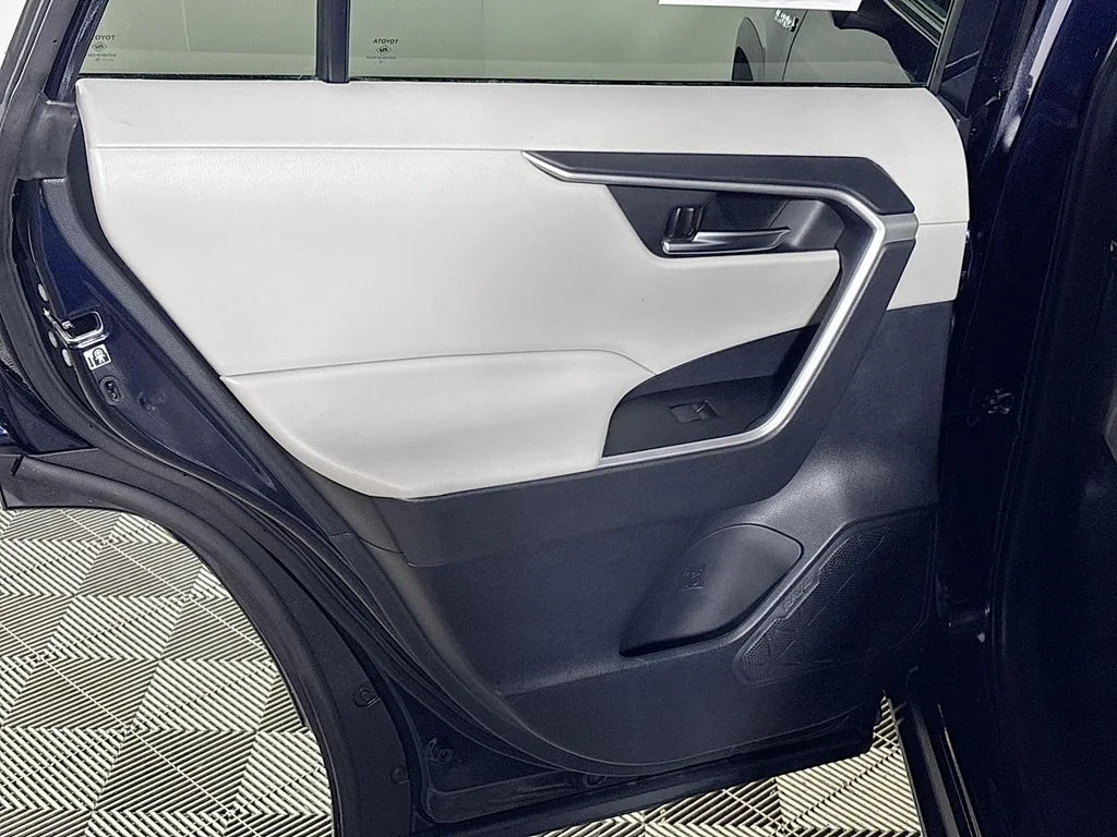 Used 2020 Blue Toyota XLE image 18