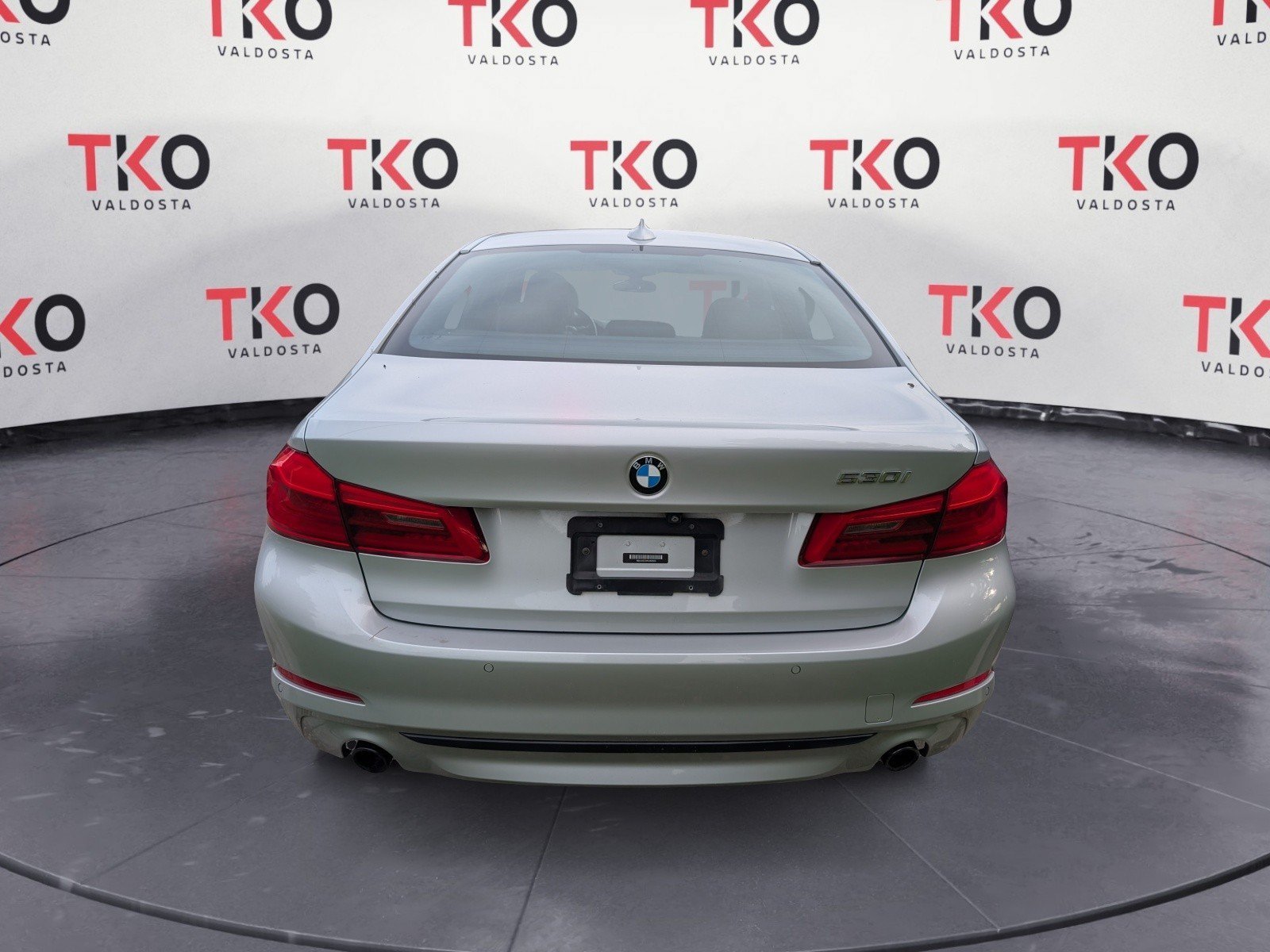 Used 2019 Silver BMW 530i image 3