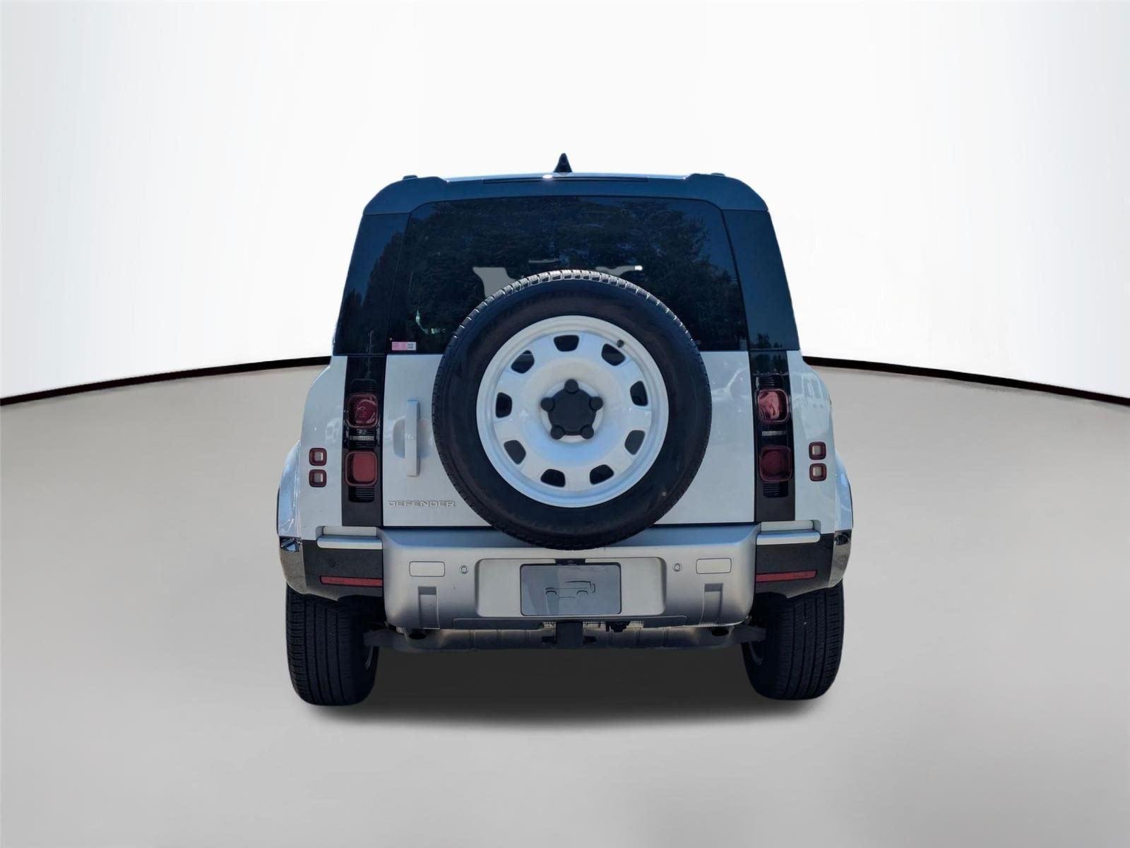 Used 2025 Fuji White Land Rover S image 6