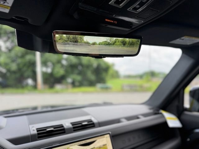 New 2026 Carpathian Grey Land Rover X-Dynamic SE image 18