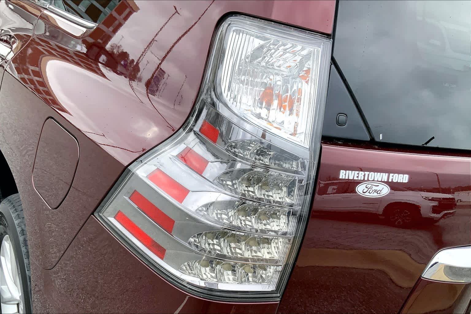Used 2016 Claret Mica Lexus  image 30