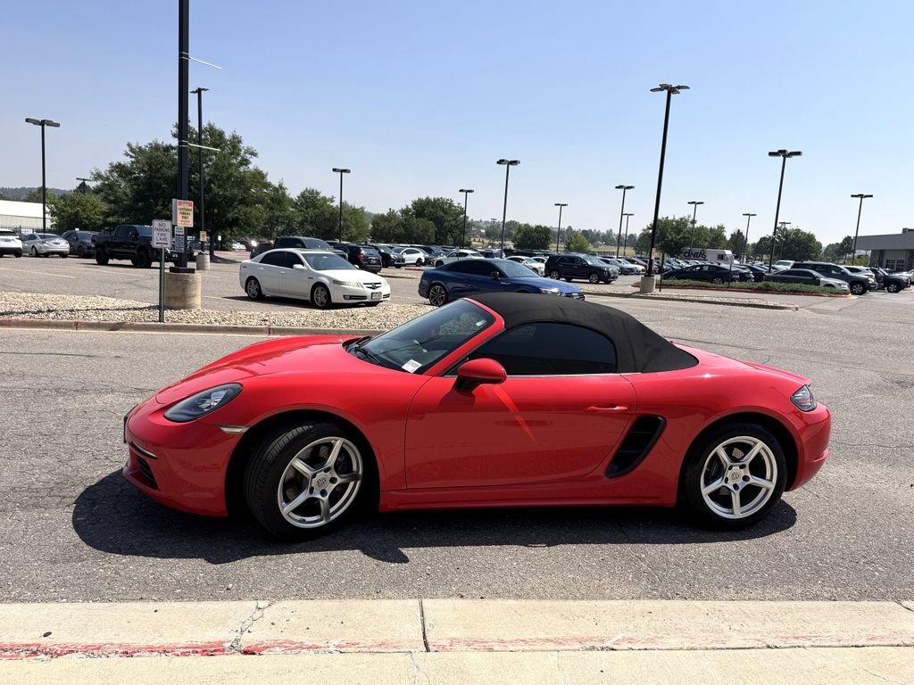 Used 2018 Red Porsche Base image 6