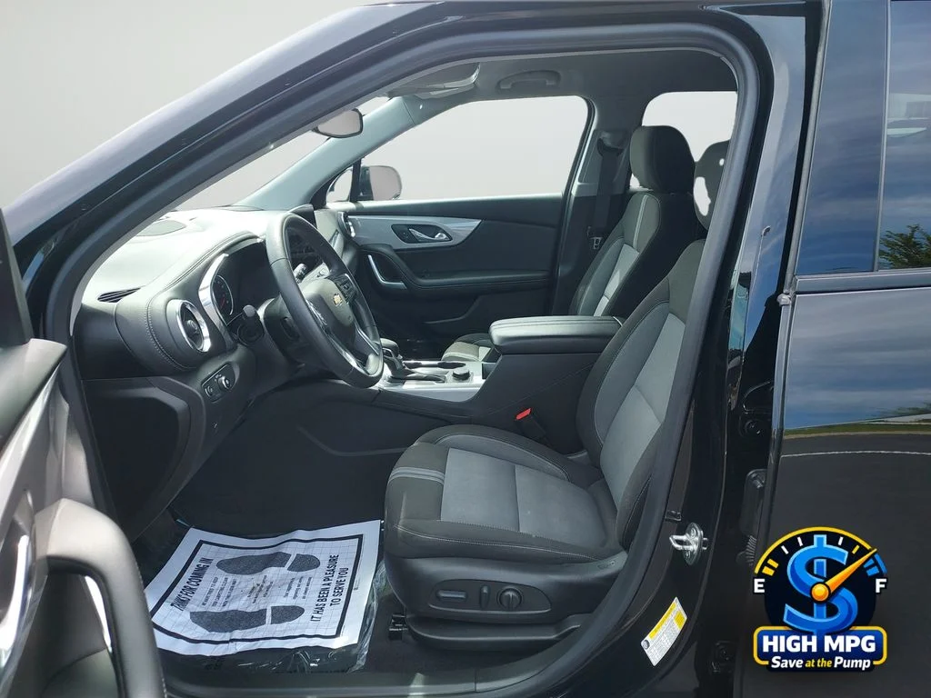 Used 2023 Black Chevrolet LT image 9