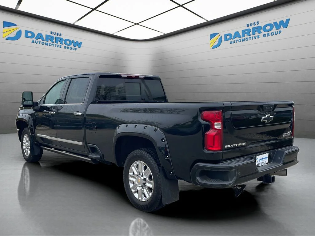 Used 2024 Black Chevrolet High Country image 3