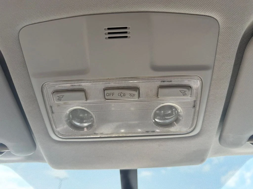 Used 2015 Gray Toyota LE image 15